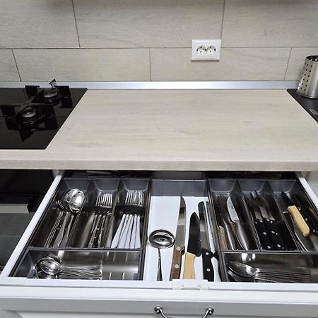 West Residence Плоешти Экстерьер фото