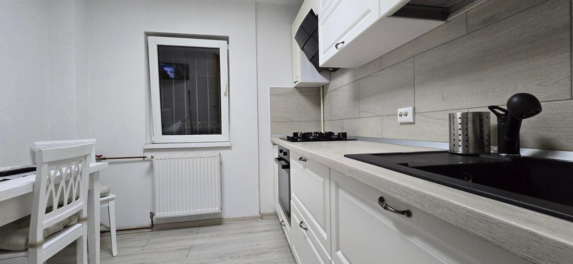 West Residence Плоешти Экстерьер фото