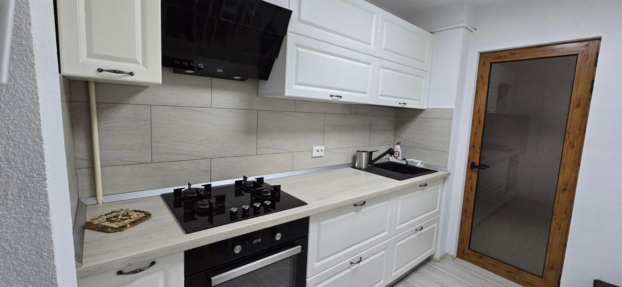 West Residence Плоешти Экстерьер фото